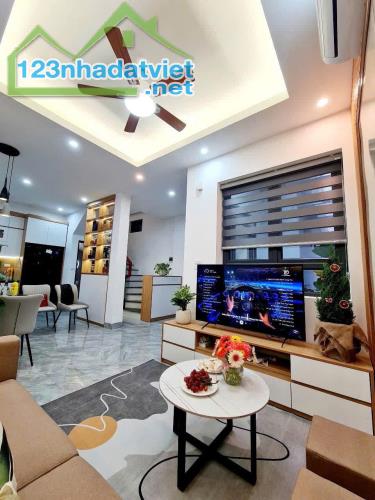 CHỈ 8 TỶ - 45M2 AN DƯƠNG - 5T KHUNG CỘT - 2 THOÁNG - KINH DOANH - Ô TÔ - ĐẦU TƯ - 09834582