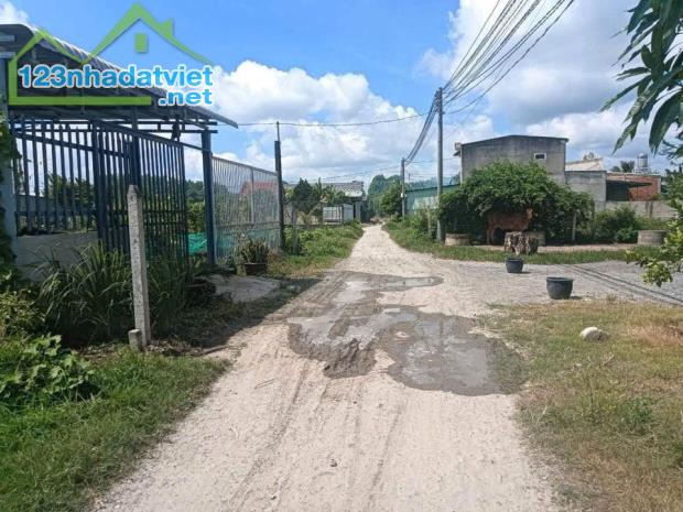 HẠ GIÁ BÁN LÔ ĐẤT 400M2- CHỢ ĐỨC HÒA THƯỢNG - ĐỨC HÒA - LONG AN - GỌI CHO EM XEM ĐẤT - 2