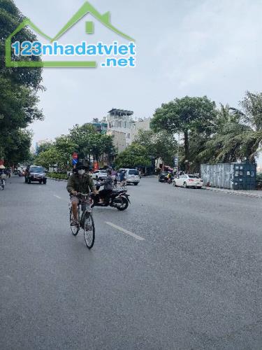 LẠC LONG QUÂN - THỬA ĐẤT KHUÔN ĐẸP 2 Ô TÔ TRÁNH NHAU - HỒ TÂY 200M - XÂY TOÀ VP LÝ TƯỞNG, - 1