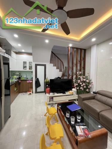 Bán gấp nhà Xuân Đỉnh, 35m2 , 5 tầng, tặng full Nội Thất 6.6 tỷ