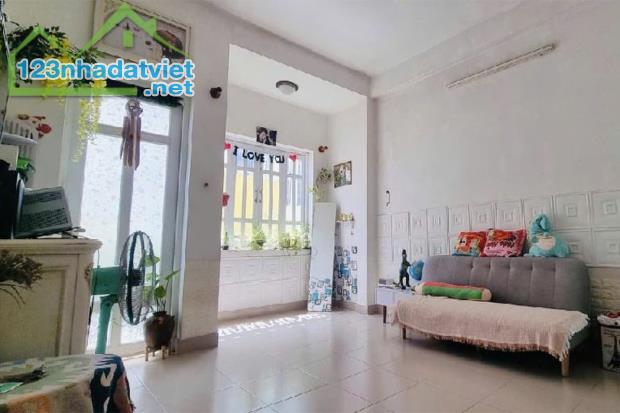 Bán nhà Huỳnh Văn Bánh Phường 11, 81 m² (5m / hậu 5.8m x 15.6m) 4 Tầng - Giá 13.5 tỷ TL - 4