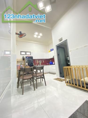 Bán Nhà 3 Tầng Gần Lê Văn Thịnh, Cát Lái , Quận 02, DT 55m2 ( 4 x 14 ),Hẻm Xe Hơi Thông