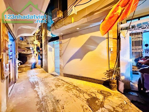 Bán nhà Phố Hào Nam_Vị trí đẹp hiếm_ Nhà thông số đẹp_61mx3T_ Giá: 11.7 Tỷ. - 3