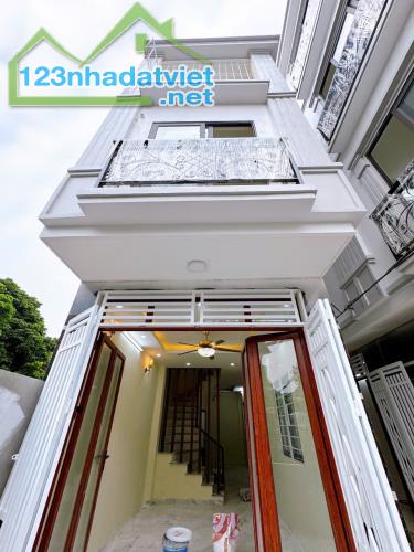 Nhà Phượng Nghĩa 3,5Tầng*37,3m2. Oto đỗ cửa, gần cầu Đại Thành, 5p ra KDT Đô Nghĩa