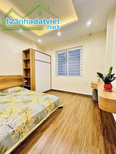 +1 BÁN NHÀ HXH NGUYỄN XÍ - 4 TẦNG - 6PN -64M2- KINH DOANH CHDV- 8.X - SHR - 1