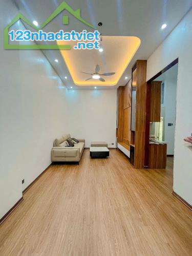 BÁN Căn Nhà 40m2,  Hiện Đại, Vị Trí Tuyệt Vời - Kim Ngưu, Quỳnh Mai, HBT, HN, DT: 40m², 4 - 4