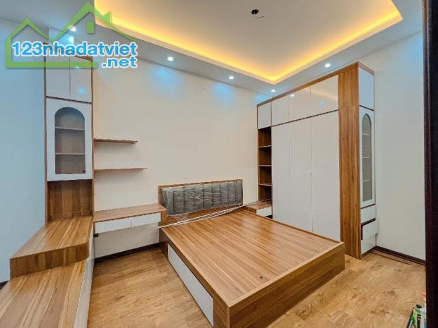 BÁN Căn Nhà 40m2,  Hiện Đại, Vị Trí Tuyệt Vời - Kim Ngưu, Quỳnh Mai, HBT, HN, DT: 40m², 4 - 2