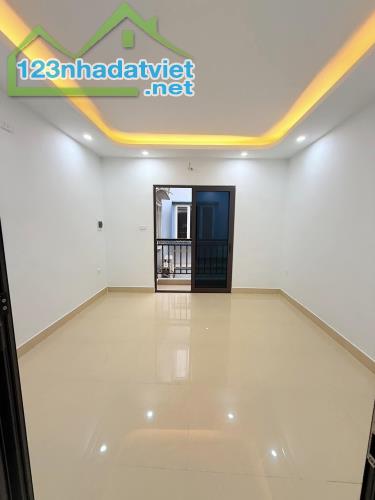 ✳️Bán Nhà Tân Mai 25M2 3T MT 4M, Chỉ 2.8 Tỷ  Nhà Đẹp Gần Phố - OTO Cách Nhà 25m Ngõ Thông - 2