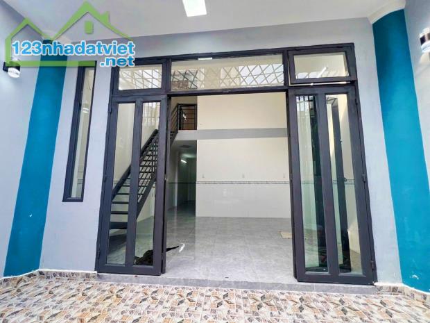 Tổ Ấm Hoàn Hảo Tại Linh Xuân - Nhà 2 Tầng, Gần 60m2,Hẻm Xe Hơi.Vào ở ngay