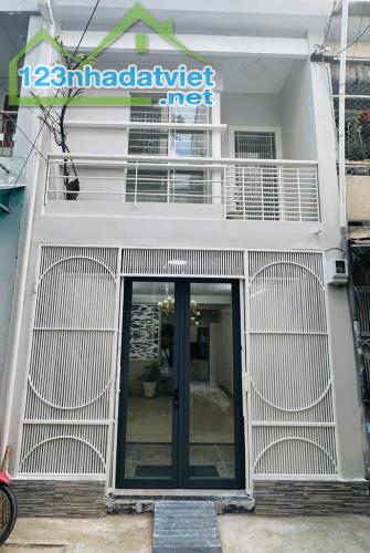 Nhà đẹp - Hẻm xe hơi 4m - 35m2 - 2 tầng - Q10 - nhà cách 10m ra đường cmt8 .