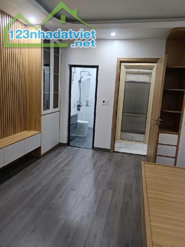 Bán Nhà Tứ Liên Tây Hồ Thang Máy Ơ Ngay 37m MT4,8m Hơn8Tỷ - 3
