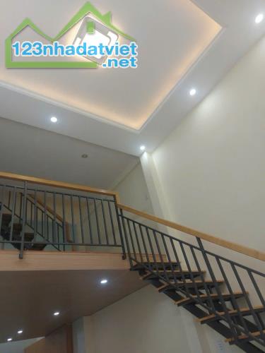 N39- Nhà Bán Phường 13 Phú Nhuận Trường Sa 61m2 -3 Tầng BTCT - Nở hậu 4m2 - 3PN Giá 7 t350 - 4