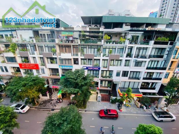 Bán gấp liền kề Mon City 6 tầng 120m2 có thang máy mặt đường đôi đang cho thuê 70tr/ tháng