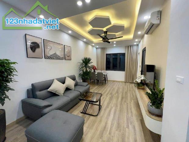 Bán Nhà Đào Tấn 65m² Nhỉnh 7 tỷ ngõ 2 Oto tránh Nội Thất VIP