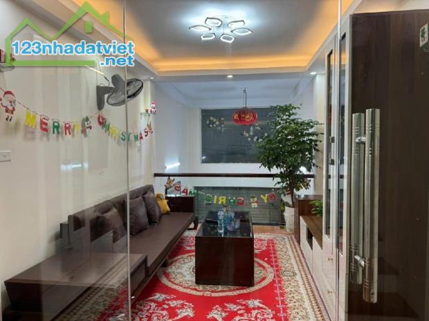 Bán nhà Quan Nhân, ngõ 109, 30m2, 4 tầng, nội thất nhập khẩu, nhỉnh 5 tỷ - 3