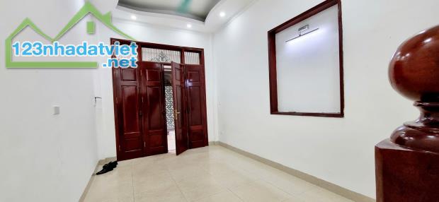 Bán Nhà Đẹp, Kim Giang, Hoàng Mai, 33m2, Gần Phố, Ôtô Đỗ Cửa, Sát Kim văn kim lũ - 3