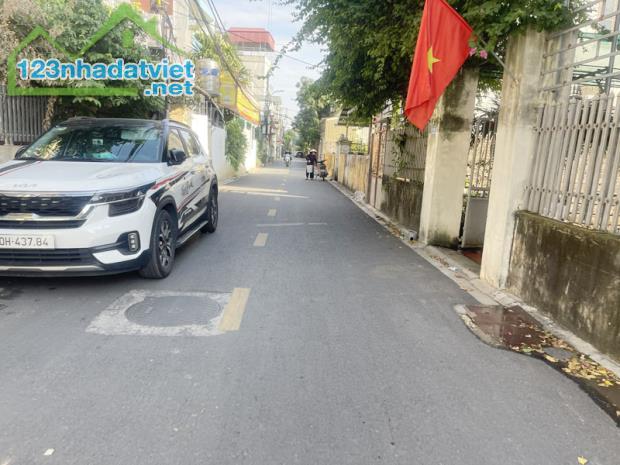 Hàng hiếm 288m2 đất xóm 2 Đông Dư, Gia Lâm. Hai mặt đường ô tô tránh, view hồ điều hòa