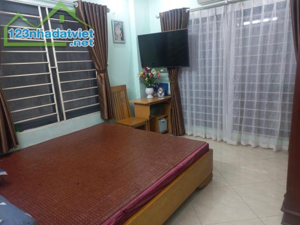 Mậu Lương 40m mt4,1m 4t dân xây cực đẹp,chắc chắn,mặt ngõ Kinh Doanh,ở sướng