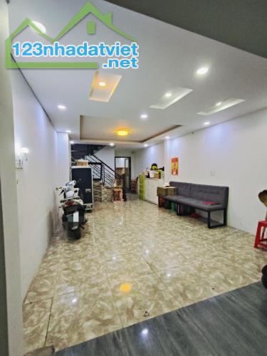 BÁN NHÀ MẶT TIỀN 5 TẦNG P5, 60M2, CHỈ VIỆC XÁCH VALI VÀO Ở NGAY, SÁT CHỢ NHỊ THIÊN ĐƯỜNG. - 1