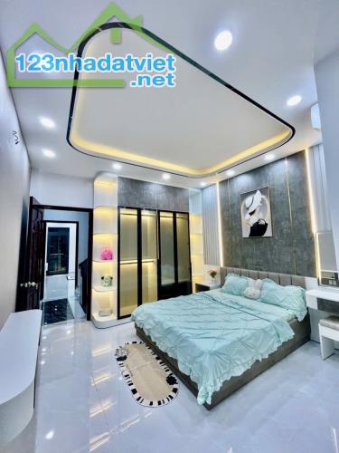 Bán nhà đẹp full nội thất đón Tết, 62m2, 4 tầng 4PN 5WC, sân thượng view LM81 và Bitexco - 1