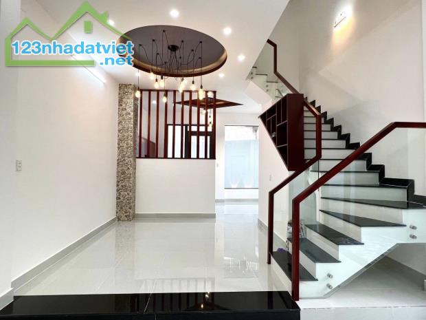 🏡 Thủ Đức 108m2, 2 Tầng  Ngay Chợ Long Trường  Nhà bán Chỉ 5 Tỷ