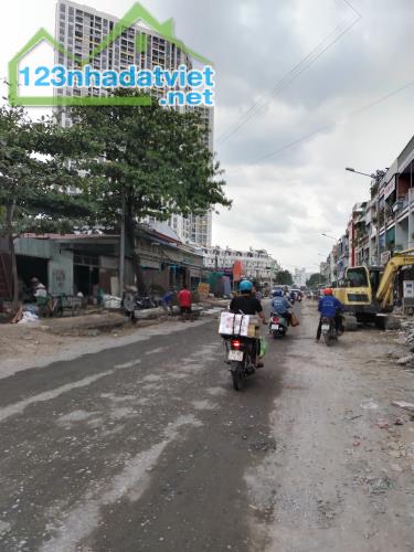 HÀNG HIẾM Đất Nằm ở phố Tạ Quang Bửu,đường số 6 kdc bình đăng Phường 6 Quận 8, HCM