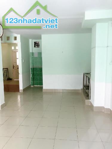 BÁN NHÀ BTCT NGAY VÒNG XOAY BÌNH TRIỆU HBC, 42M2, 4 TỶ, 2PN, GẦN ĐH LUẬT. - 3