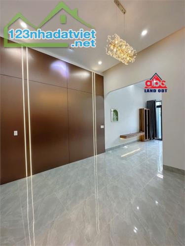 NP1077 bán nhà phố đẹp , gồm 3 phòng ngủ, thiết kế đẹp hiện đại, hàng xóm thân thiện - 3