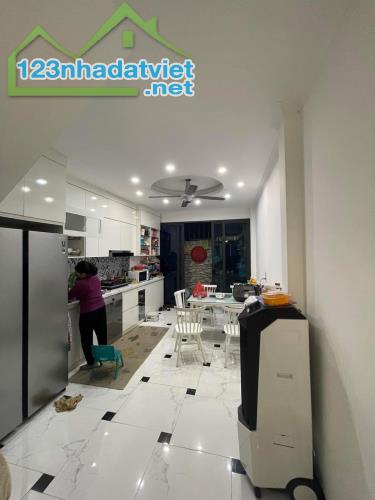 Bán Nhà Nguyễn Trãi Thanh Xuân 56m2 Đẹp Kinh Doanh Tốt - 2
