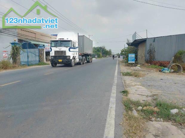 bán đất giá 42x45m (2.036m2) giá 7.5 tỷ, xã Đức Hòa Thượng, Huyện Đức Hòa, Long An