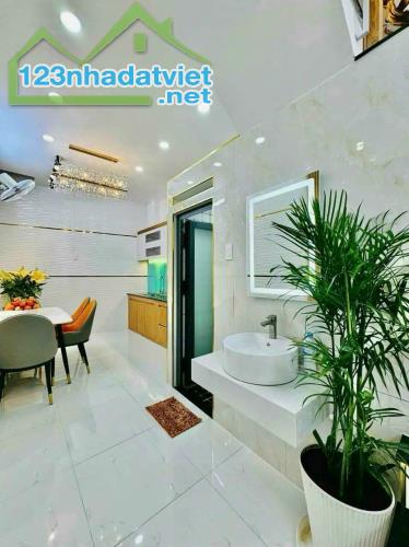 Chủ bán nhà 30 m² 2 tầng Bùi Quang Là P12 Gò Vấp giá rẻ chỉ 3,55 tỷ - 3