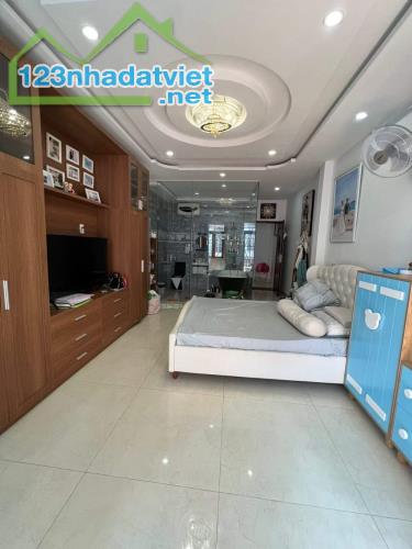 Bán Nhà Khuông Việt - hơn 40m2 - 4 Tầng - Hẻm Xe Tải Thông - mà chỉ 6 tỷ - Tân Phú - 4
