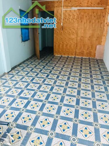 + Nhà Bán 20/30 M2-CMT8 p12q10-2 tầng-2.6 tỷ - 2