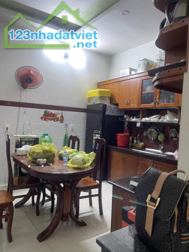 TRUNG CHÁNH, Bán gấp nhà 3 tầng, Mạt tiền KD Đỉnh, chỉ 6.29 tỷ TL. - 1