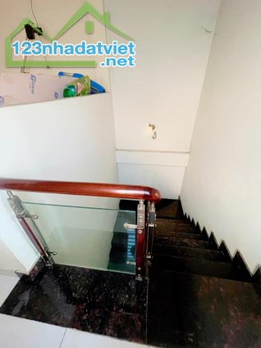 TRUNG CHÁNH, Bán gấp nhà 3 tầng, Mạt tiền KD Đỉnh, chỉ 6.29 tỷ TL. - 2