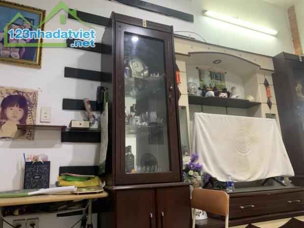 NHÀ GÒ VẤP,GIÁ HÓC MÔN-XE HƠI ĐỔ CỬA