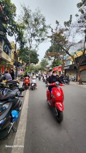 Bán nhà  Hoàng Văn Thái, Quận Thanh Xuân. DT: 44 m. 6 tầng Giá: 12,5  tỷ thang máy - 2