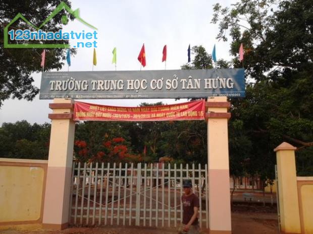 CẦN BÁN LÔ ĐẤT 300M2 MẶT TIỀN DT758 KHU DÂN CƯ - THÔNG TỨ HƯỚNG GIÁ  490TR