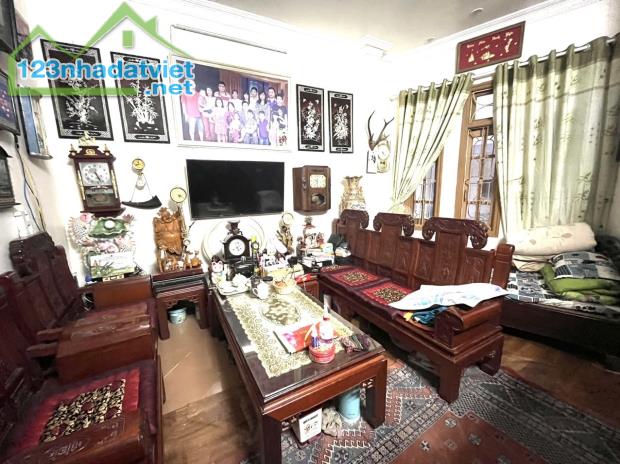 Mặt phố Tam Khương 5 tầng giá 28.4 tỷ