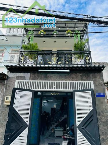 Bán Gấp Nhà Đ. Trường Lưu, P. Long Trường, Quận 9. Giá Bán: 2tỷ350. Hẻm Ô Tô