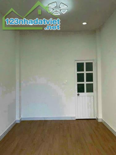 Chính chủ gửi bán nhà Q.Tân Phú hẻm 44// Dương Đức Hiền 2,7 tỷ/37m2 1 lầu - 3