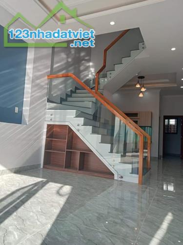 Nhà 2 lầu trệt mới xây 3.5 tỷ/86m2, sân ô tô - 1