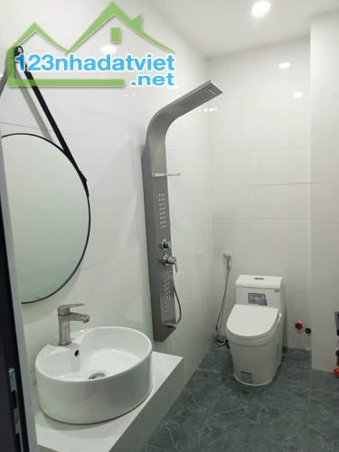 Nhà 2 lầu trệt mới xây 3.5 tỷ/86m2, sân ô tô - 3