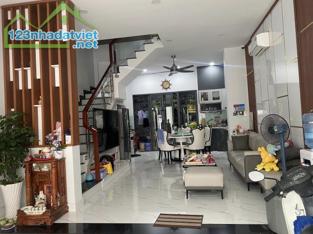 XE HƠI NGỦ TRONG NHÀ BÙI ĐÌNH TÚY 58M2, 4 TẦNG, NGANG 4.7M, 4PN, NHỈNH 8 TỶ. LH 0386372900