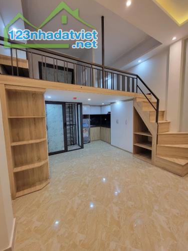 Bán tòa CHDV phố Chiến Thắng, 71m2x7T thang máy, 24PKK, 80tr/th giá 14.2 tỷ, 15m ô tô