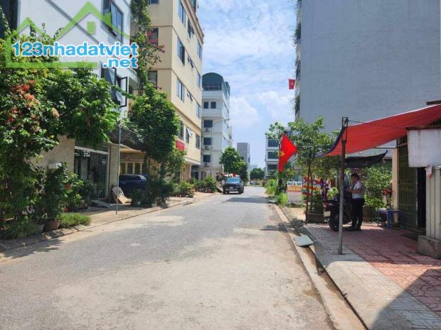 BÁN ĐẤT TĐC NGỌC THỤY 81M2, ĐƯỜNG 13M, VỈA HÈ, 2 MẶT ĐƯỜNG, KINH DOANH, CHO THUÊ.