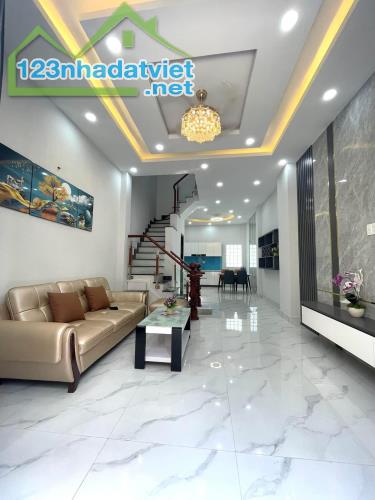 NHỈNH 5 TỶ, BÁN NHÀ 4 TẦNG, HẺM XE HƠI, PHAN HUY ÍCH, TÂN BÌNH, DT 5X11M