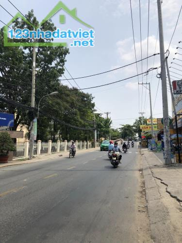 BÁN ĐẤT TẶNG NHÀ C4 - ĐƯỜNG 8M THẠNH LỘC QUẬN 12 - HƠN 157M2, NGANG KHỦNG 7M - CHỈ HƠN 6 - 2
