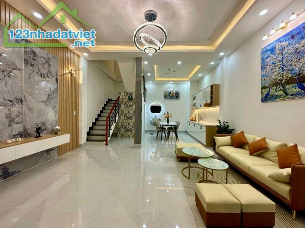 🏠Nhà đẹp sát hẻm xe hơi Phan Văn Trị p11 Bình Thạnh 🏠(5.5X9.5)