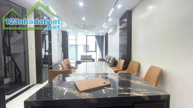 (MẶT PHỐ) Bán Nhà MP Nguyễn Khang 55mx6T thông sàn THANG MÁY KD VP 50tr/1 tháng MT 6m 15